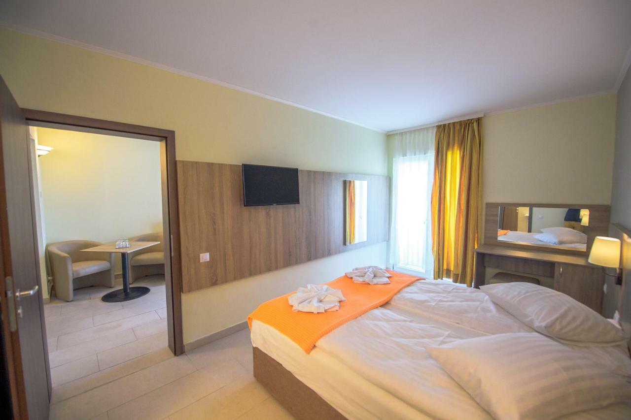 Hotel Piccadilly Mamaia Dış mekan fotoğraf